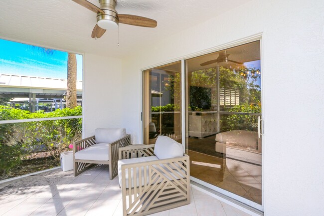 Building Photo - Live the Naples Lifestyle – Elegant 2BR/2B...