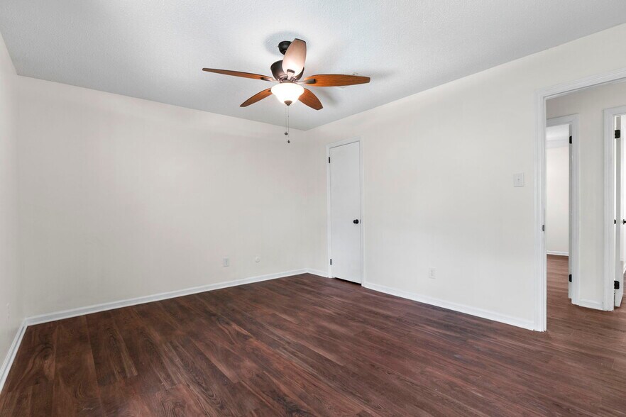 Primary Bedroom - 11220 Bainbridge Dr
