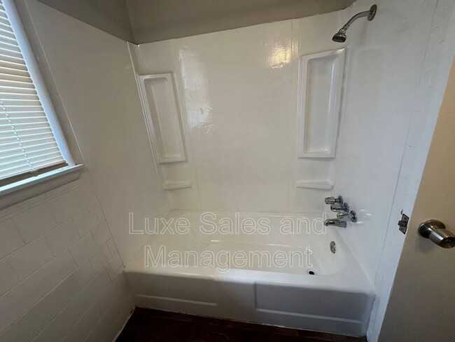 Building Photo - 1025 SW 57th St