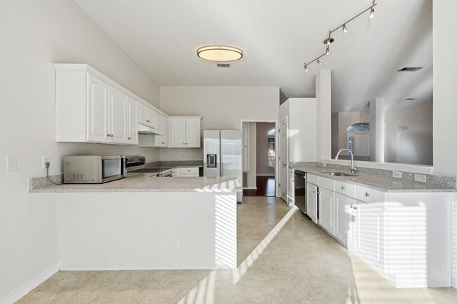 Building Photo - 4227 Shadow Ln