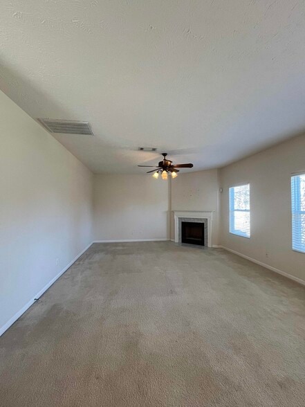 Building Photo - 9100 Carissa Dr