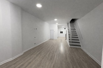 Building Photo - 2062 E Stella St