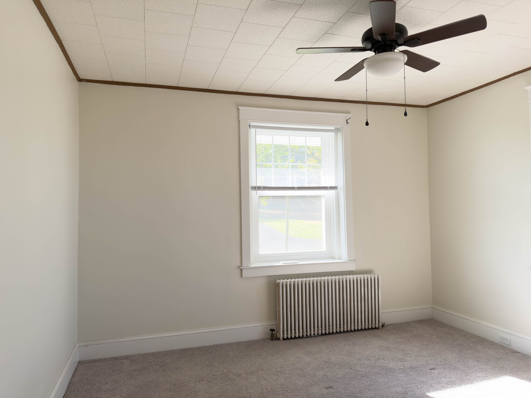Building Photo - 490 Sumac Rd