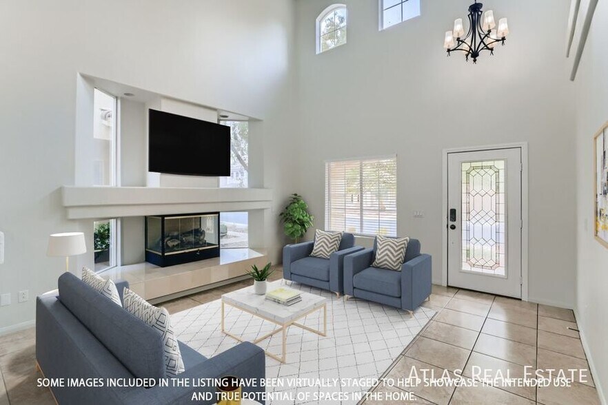 Building Photo - 10884 Royal Highlands St