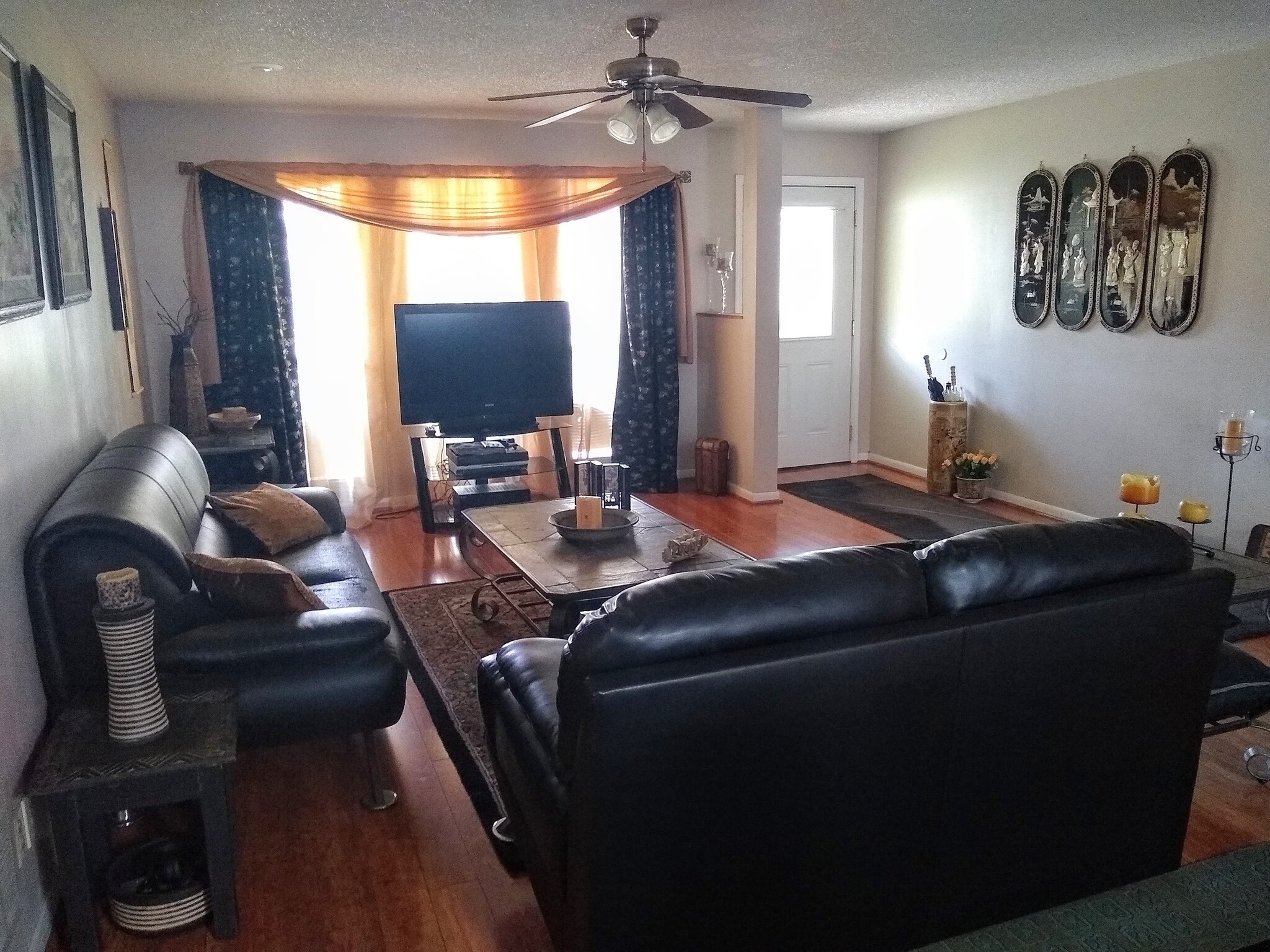 Living room - 2620 Moody Ave