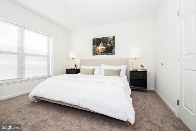 Building Photo - 1030 N 2nd St