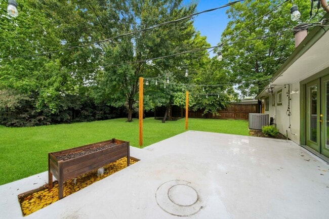 Building Photo - 10658 Northbrook Dr