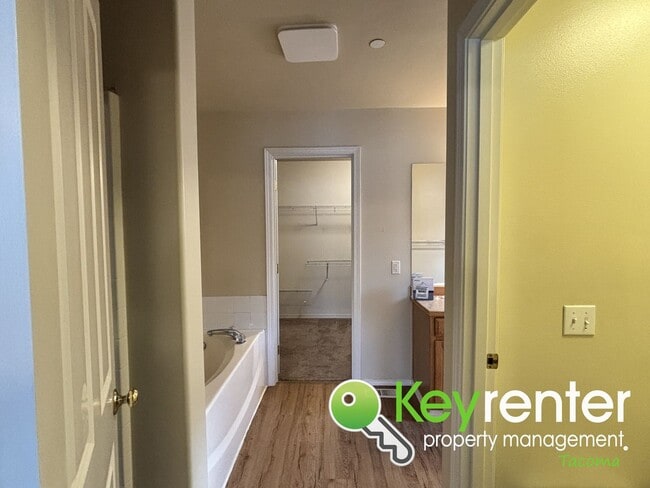 Building Photo - Spacious 4-Bedroom, 2.5 Bath Dupont Rental...