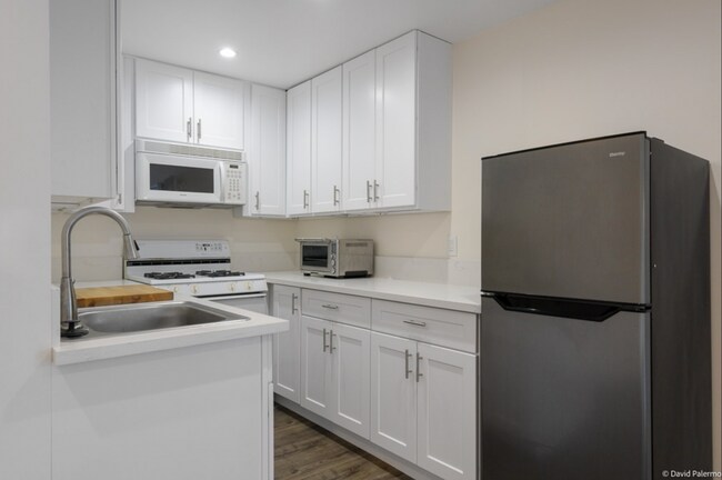 Building Photo - 2822 Ben Lomond Dr