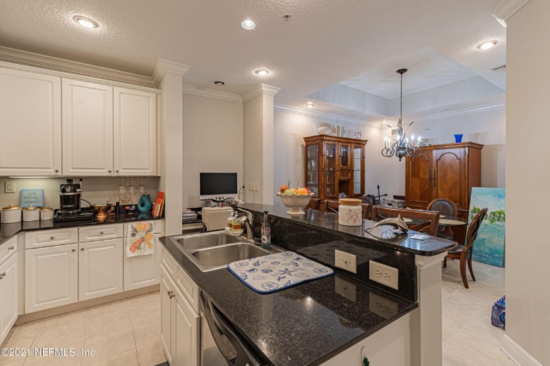 Building Photo - 4300 S Beach Pkwy