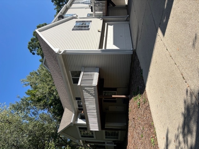 Building Photo - 301 W Treehouse Ln