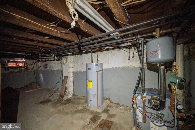 Building Photo - 1234 Mulberry St