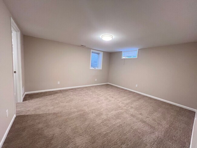 Building Photo - Recently Renovated Home within Walking Dis...