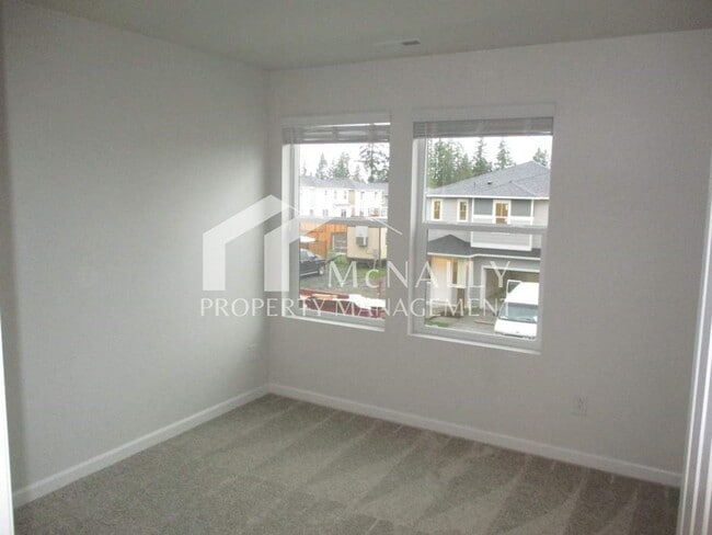 Building Photo - 3 Bedroom, 2.5 Bathroom Andasio Villiage Home in Port Orchard