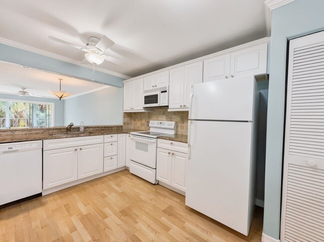 Building Photo - 3041 Sandpiper Bay Cir