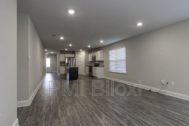 Building Photo - 6467 Eastland Cir