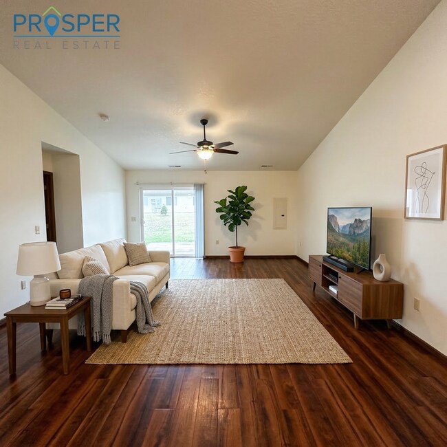 Building Photo - DA216X