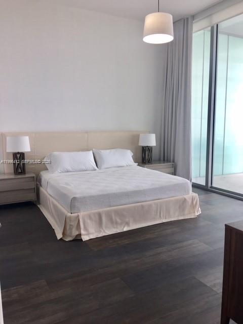 Building Photo - 2669 S Bayshore Dr