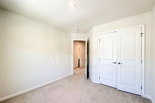 Building Photo - 428 Cross Country Way