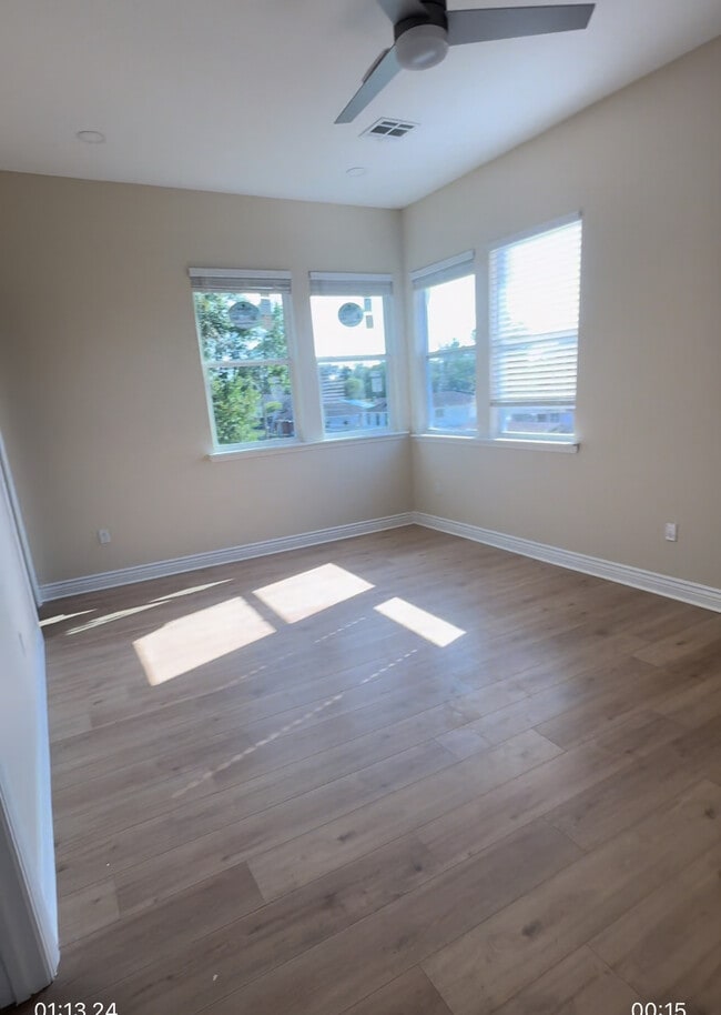 Building Photo - 4714 Dodt Ave