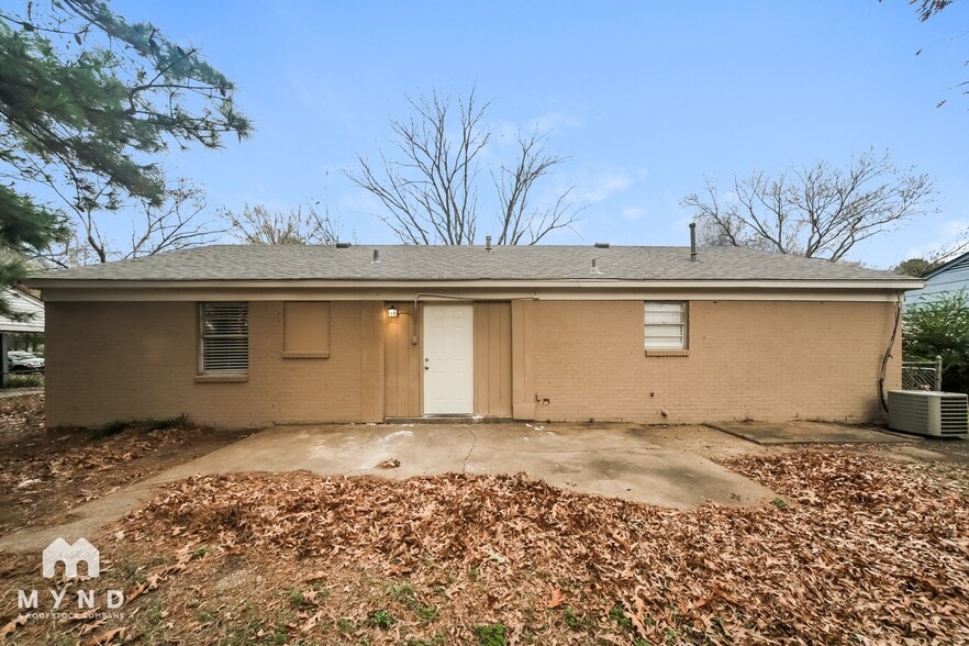Building Photo - 2695 Shady Grove Dr