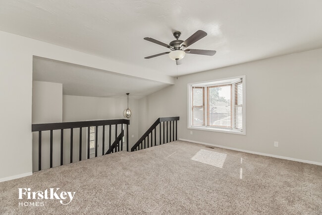 Building Photo - 2273 Farnsworth Dr