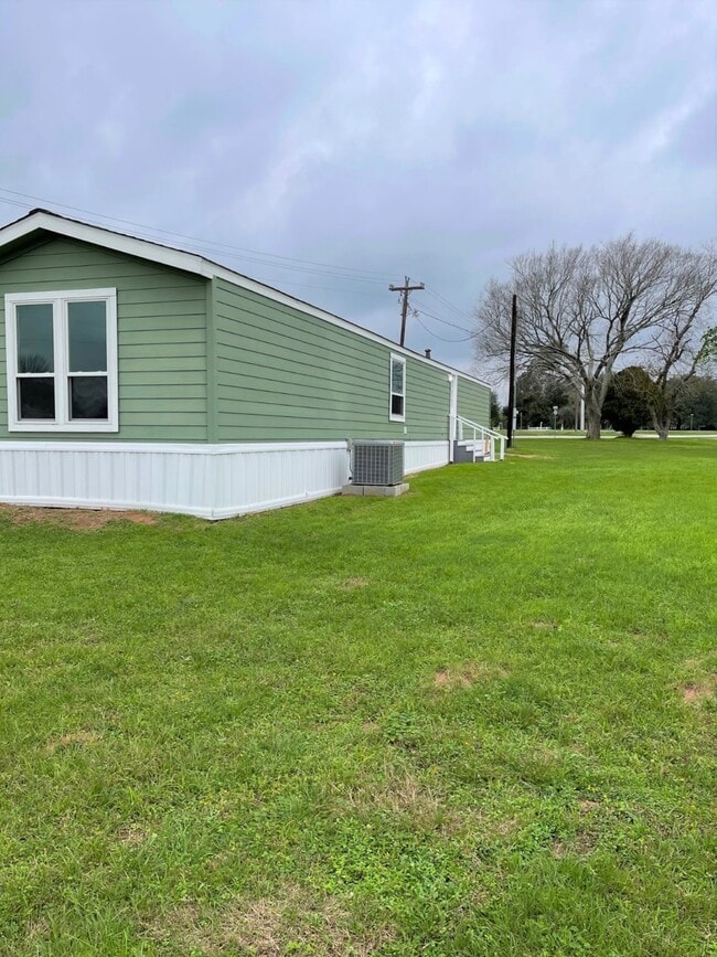 Building Photo - 6085 Adams Flat Rd