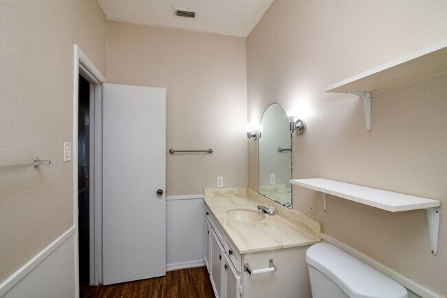 Building Photo - 5300 Wonder Dr