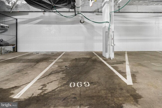 Building Photo - 1300 4th St SE