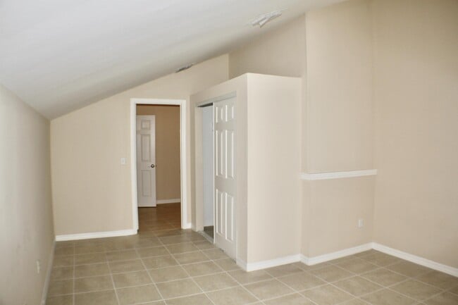 Building Photo - 7435 Albany Rd