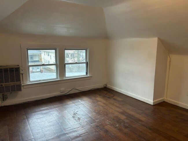 Building Photo - 3428 Altamont Rd