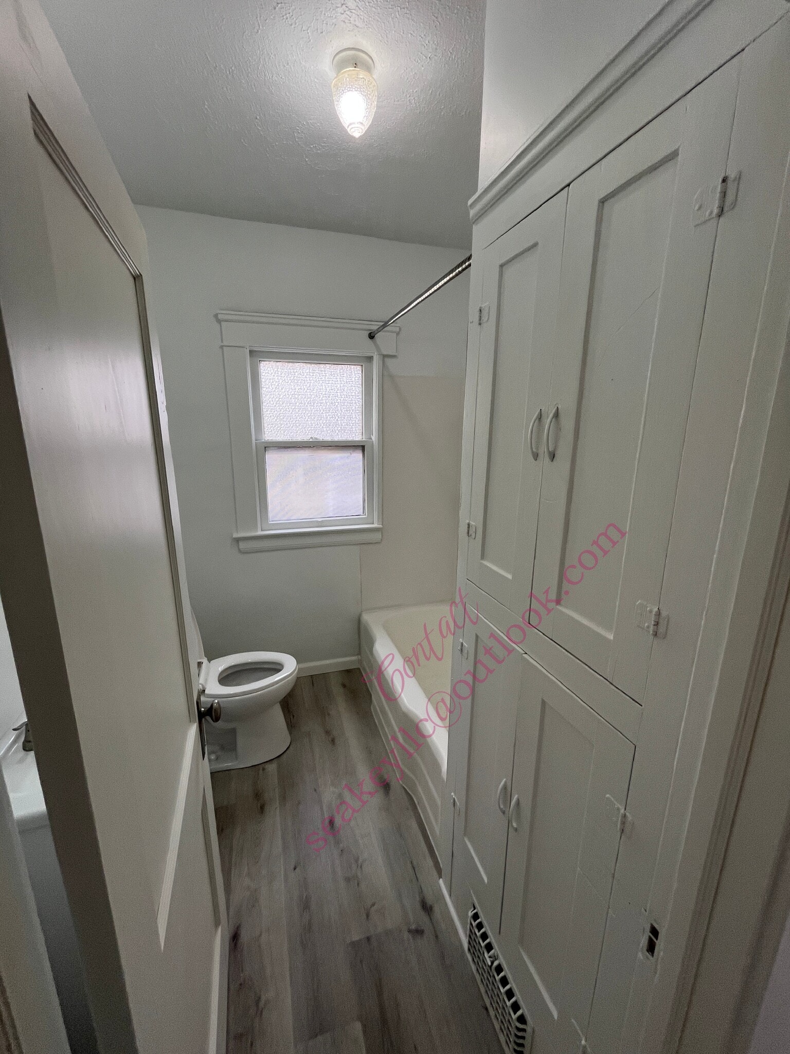 Bathroom - 3191 W 116th St