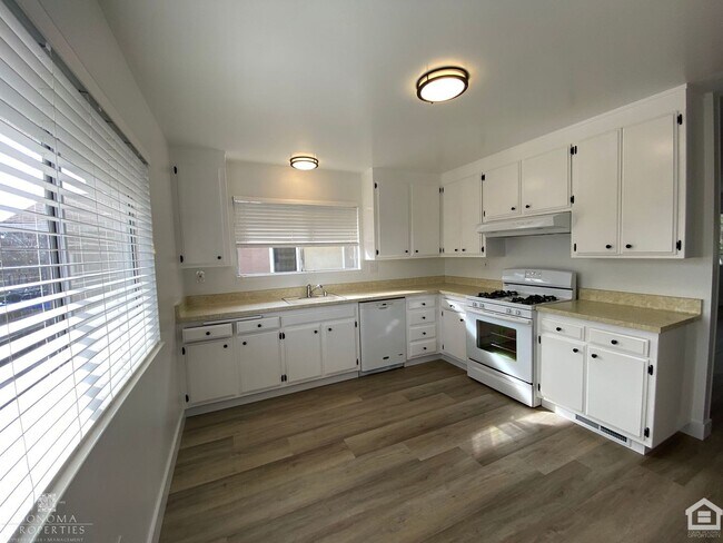 Building Photo - 534-536 Joaquin Drive