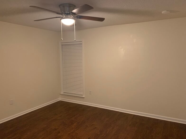 Building Photo - 7150 Winery Ln