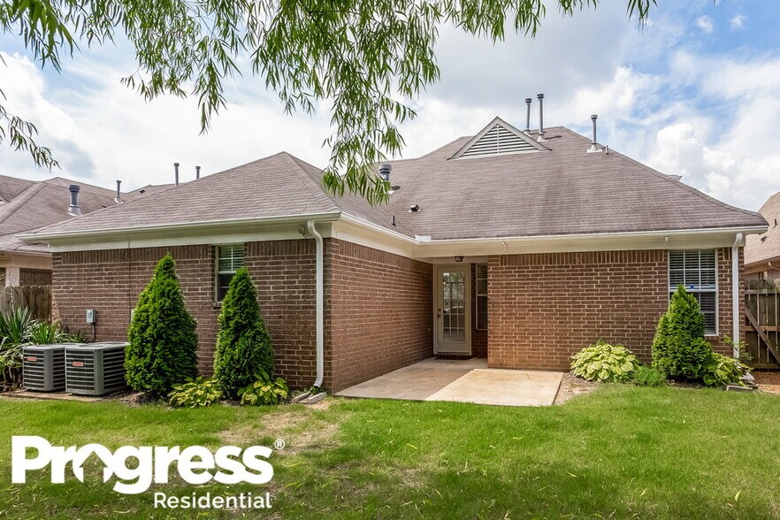 Building Photo - 7158 Crape Myrtle Dr