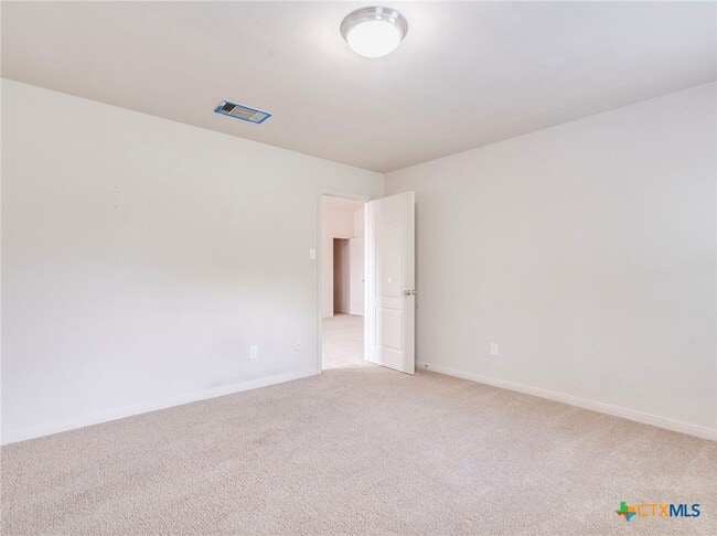 Building Photo - 209 Buckingham Dr