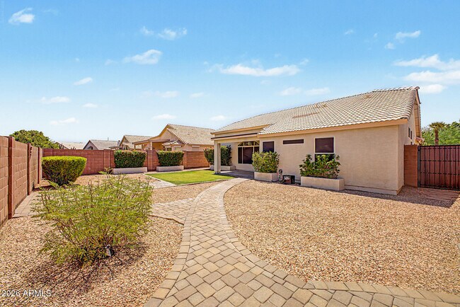 Building Photo - 678 W Fremont Dr