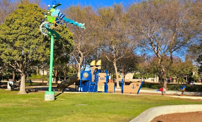 Building Photo - 797 Bennett Ave