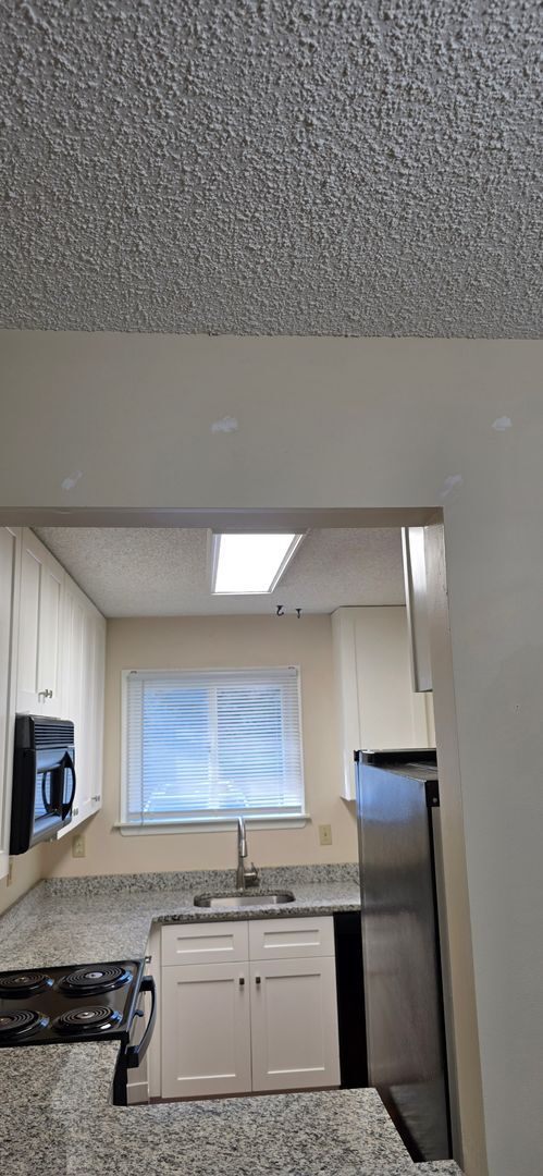 Building Photo - Ideal Living: Beautifully Designed 2 Bedro...