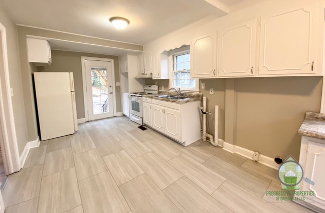 Building Photo - 22 Springfield Ave