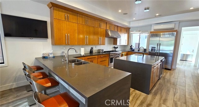 Building Photo - 237 1st St