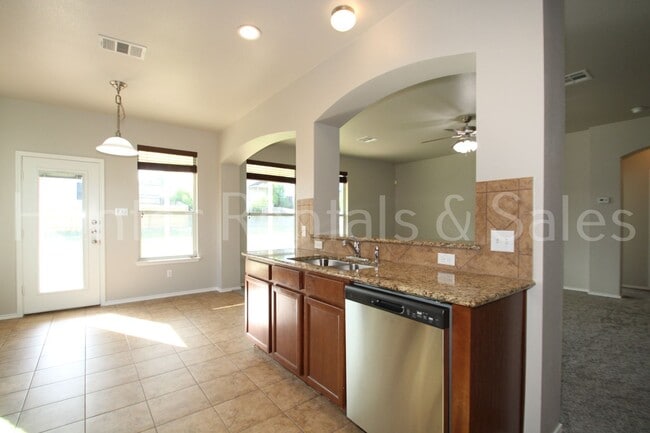 Building Photo - Beautiful Home in Sought-After Harker Heig...