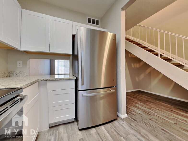 Building Photo - 7801 N 44th Dr