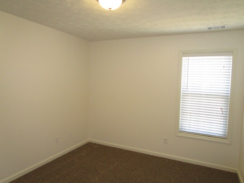 Building Photo - 2325 Carlysle Cove Dr