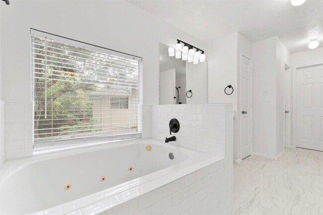 Building Photo - 13902 Danton Falls Dr