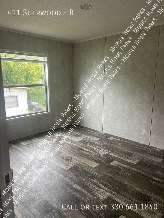 Building Photo - 411 Sherwood-R