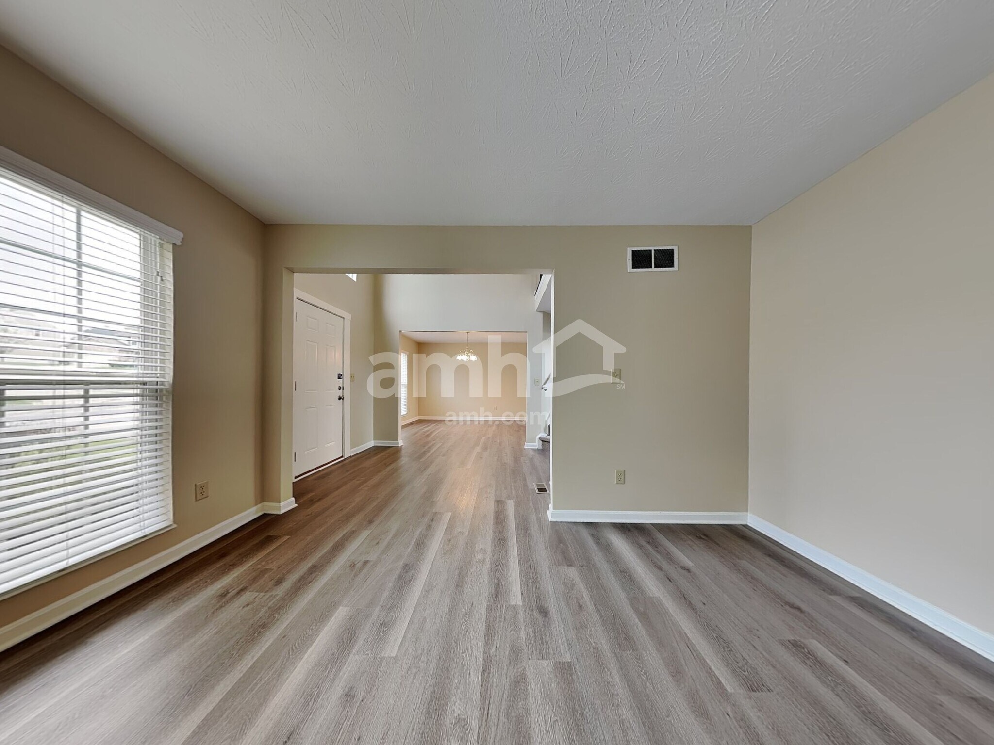 Building Photo - 6283 Zoellners Pl