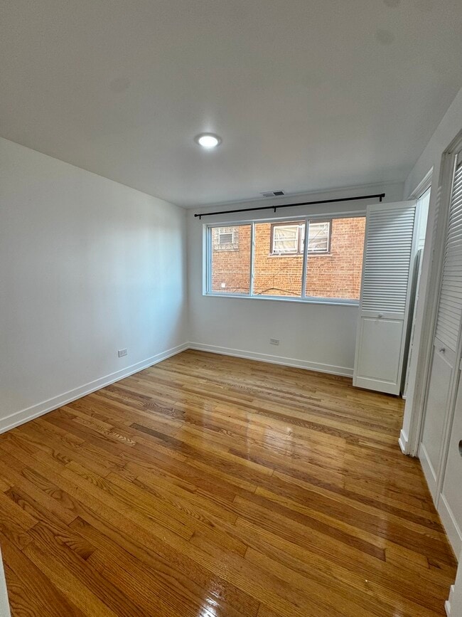 Building Photo - 4656 W 87th St