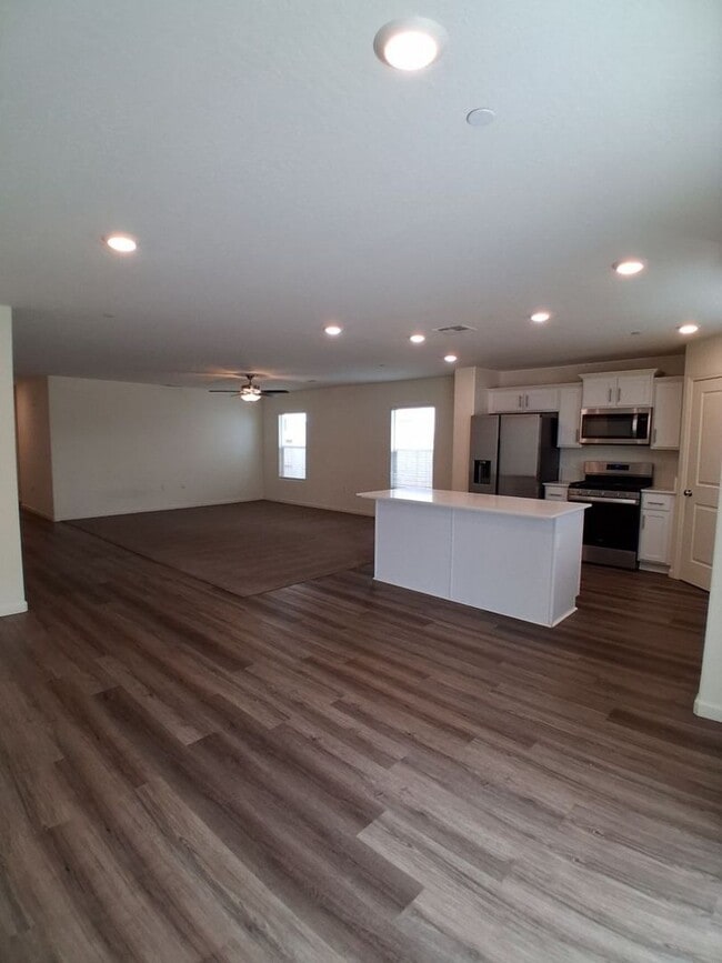 Building Photo - Beautiful Single-Story Home with Solar Included & Spacious Open Floor Plan!