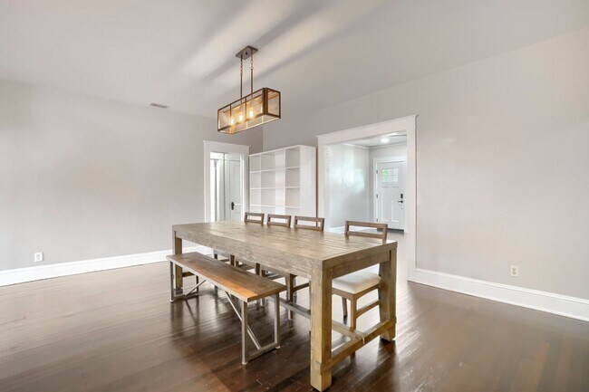 Building Photo - 213 W Frierson Ave